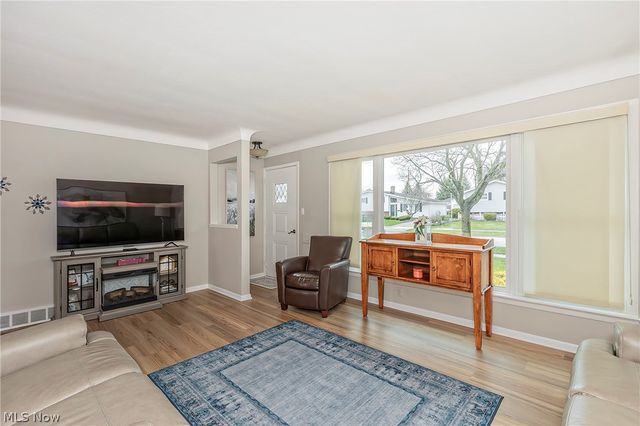 1101 Bonnie Lane, Mayfield Heights, OH 44124