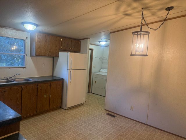 145 Tyler Street, Thayer, MO 65791