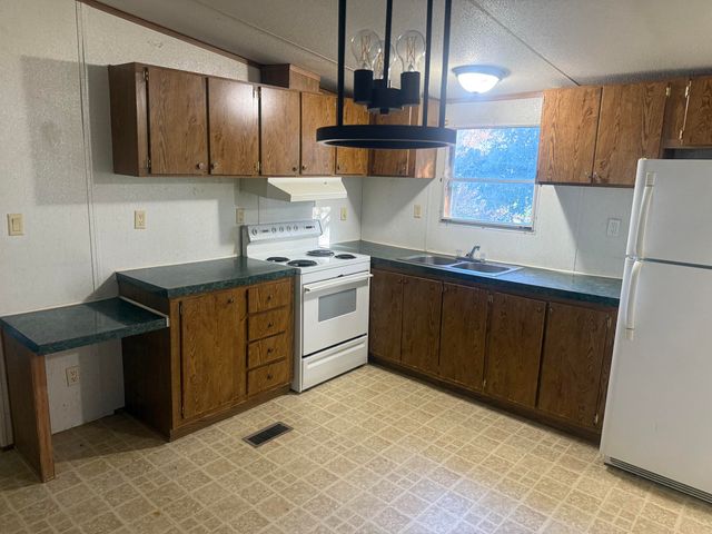 145 Tyler Street, Thayer, MO 65791