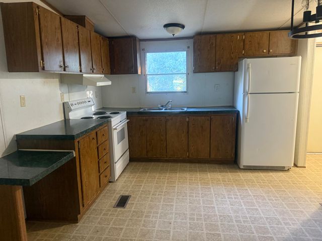 145 Tyler Street, Thayer, MO 65791