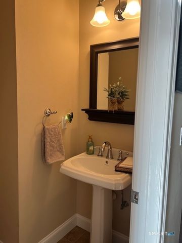 1 James Place, Plainville, CT 06062