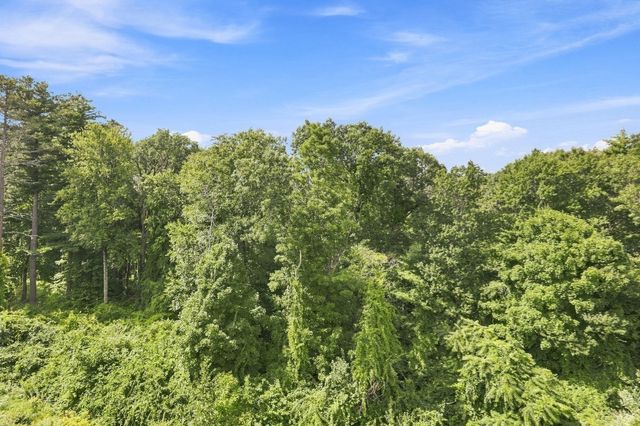 4 Francis Dr 412, Andover, MA 01810