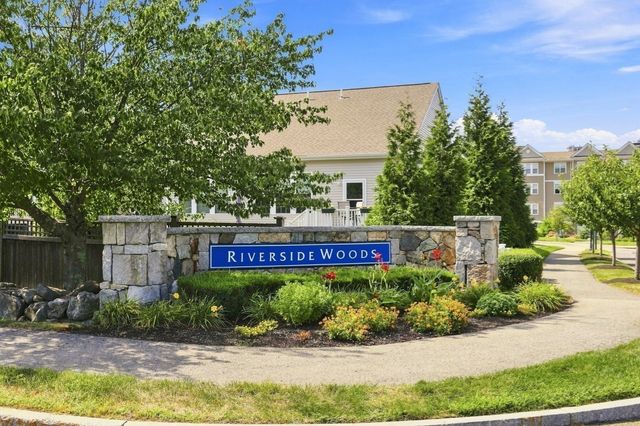 4 Francis Dr 412, Andover, MA 01810