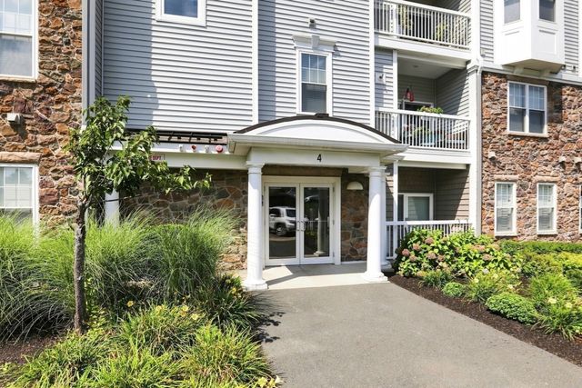 4 Francis Dr 412, Andover, MA 01810