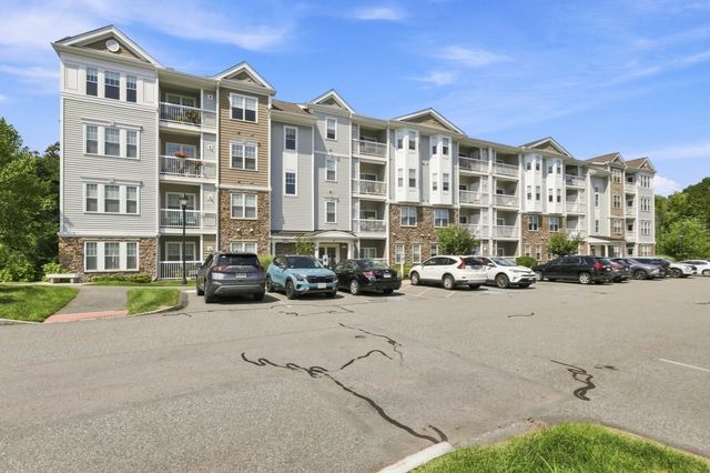 4 Francis Dr 412, Andover, MA 01810