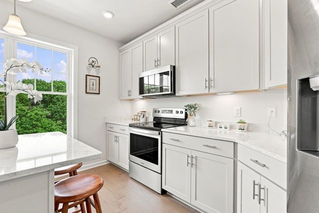 4 Francis Dr 412, Andover, MA 01810