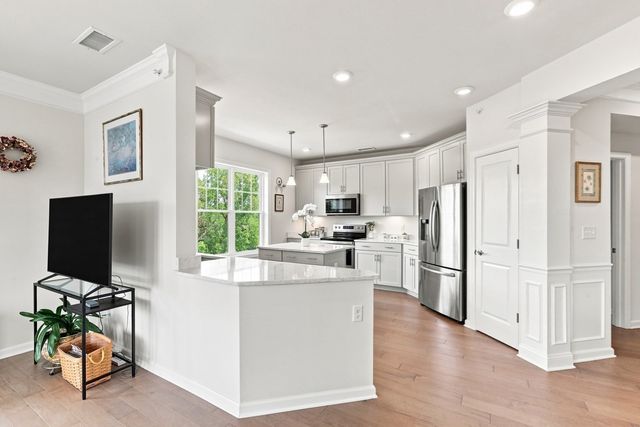 4 Francis Dr 412, Andover, MA 01810