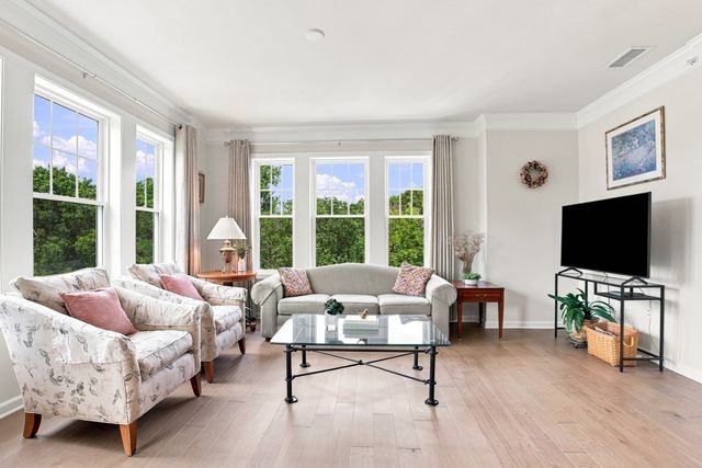 4 Francis Dr 412, Andover, MA 01810