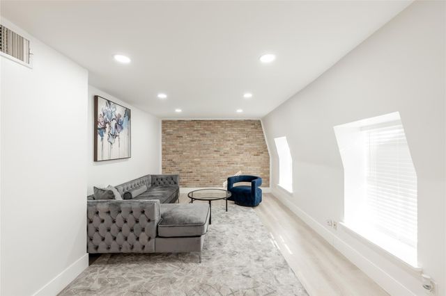 2601 Marilee Lane 2, Houston, TX 77057