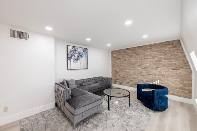 2601 Marilee Lane 2, Houston, TX 77057