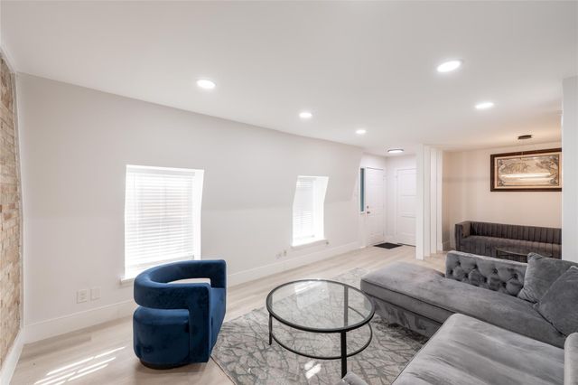 2601 Marilee Lane 2, Houston, TX 77057