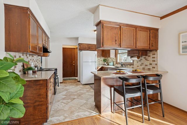 1304 Wilderness Run Drive, Eagan, MN 55123