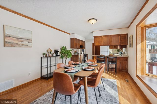 1304 Wilderness Run Drive, Eagan, MN 55123