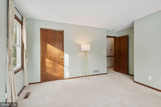 1304 Wilderness Run Drive, Eagan, MN 55123