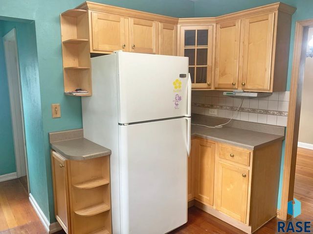 810 W 6th St Street, Sioux Falls, SD 57104