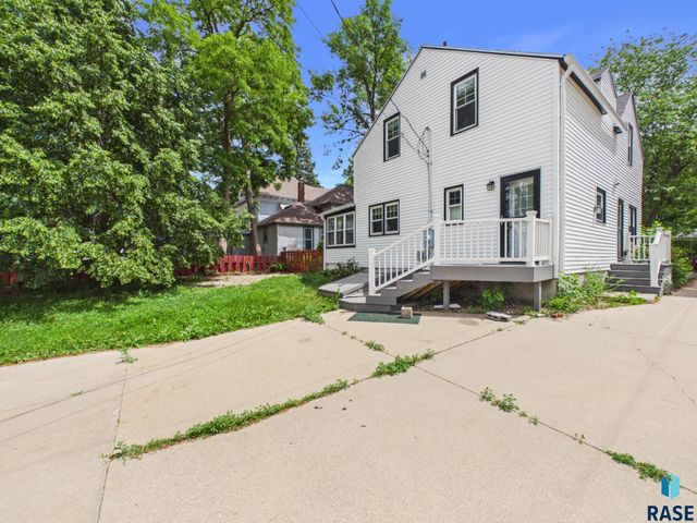 810 W 6th St Street, Sioux Falls, SD 57104