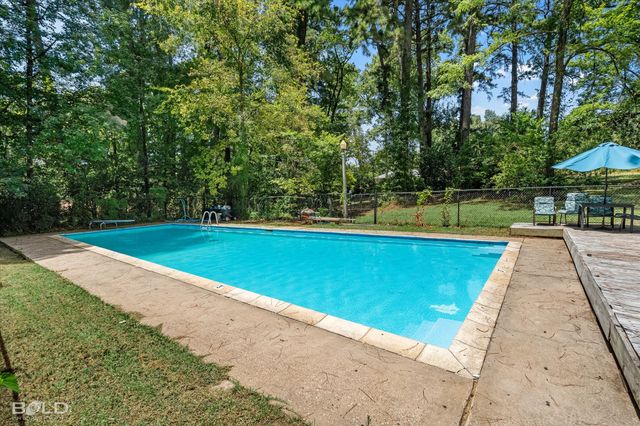 18 Lake Forest Hills, Shreveport, LA 71109