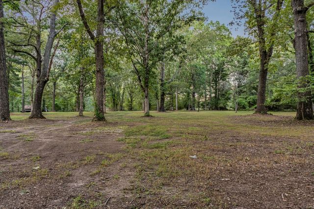 364A Cook Rd, Tullahoma, TN 37388