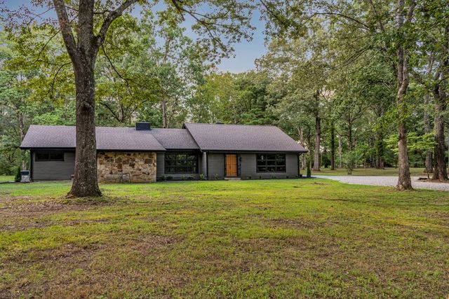 364A Cook Rd, Tullahoma, TN 37388