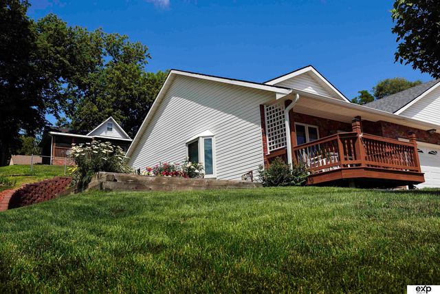 422 S 10th Street, Plattsmouth, NE 68048