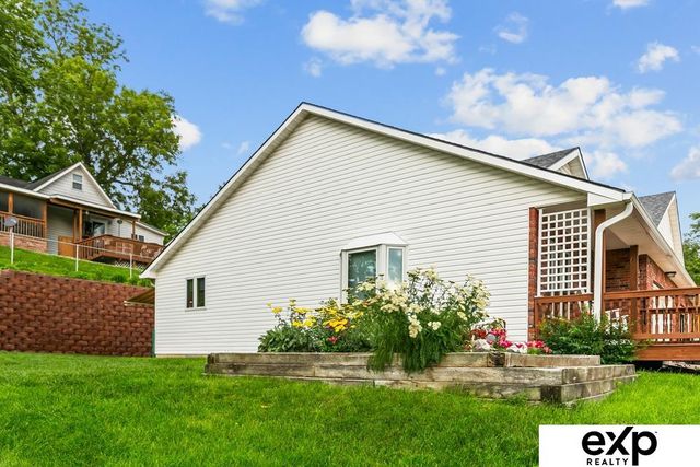 422 S 10th Street, Plattsmouth, NE 68048