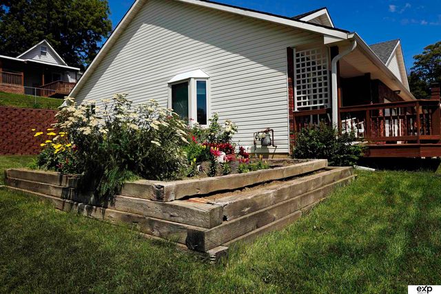 422 S 10th Street, Plattsmouth, NE 68048