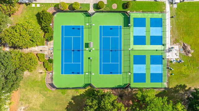 8631 Woodland Walk, North Charleston, SC 29420