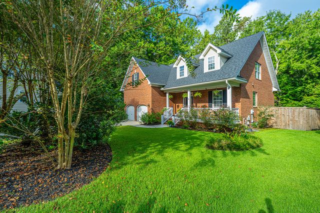 8631 Woodland Walk, North Charleston, SC 29420