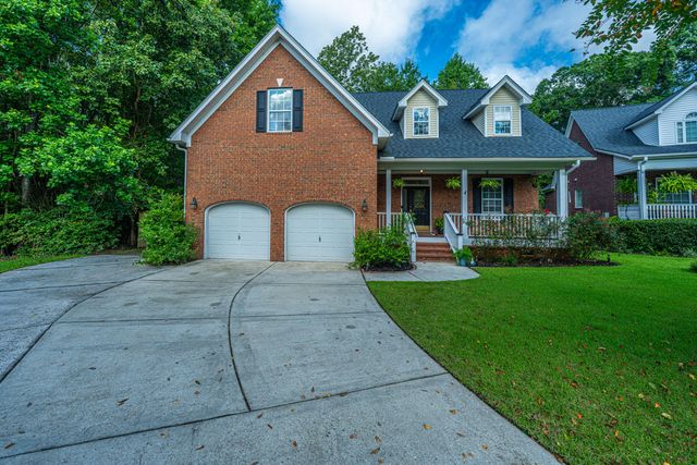 8631 Woodland Walk, North Charleston, SC 29420