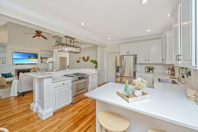 8631 Woodland Walk, North Charleston, SC 29420