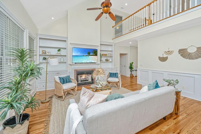 8631 Woodland Walk, North Charleston, SC 29420