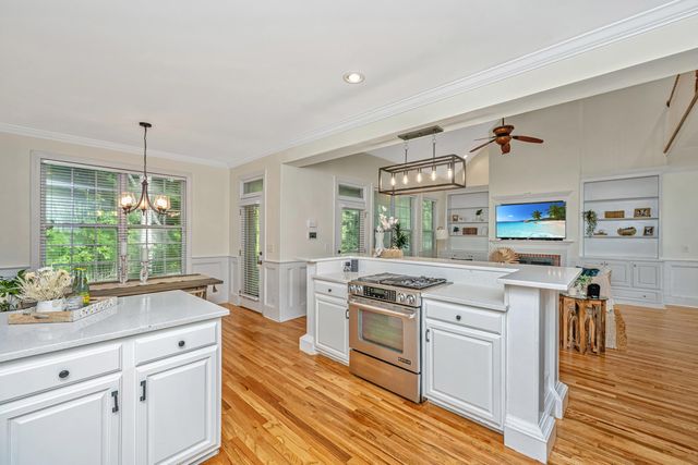 8631 Woodland Walk, North Charleston, SC 29420