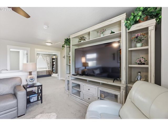 32010 Nw WASCOE St, North Plains, OR 97133