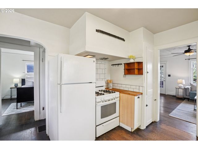 1005 Ne KILLINGSWORTH St, Portland, OR 97211