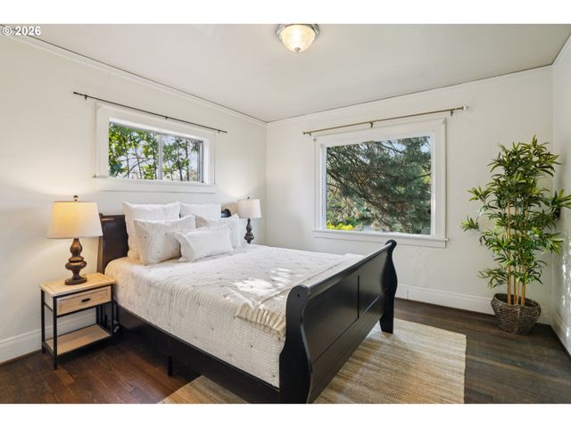 1005 Ne KILLINGSWORTH St, Portland, OR 97211