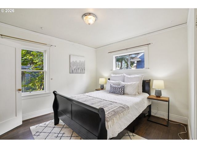 1005 Ne KILLINGSWORTH St, Portland, OR 97211