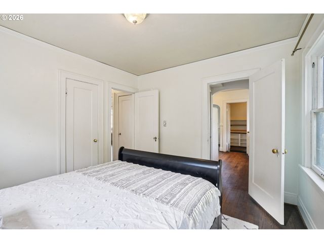 1005 Ne KILLINGSWORTH St, Portland, OR 97211