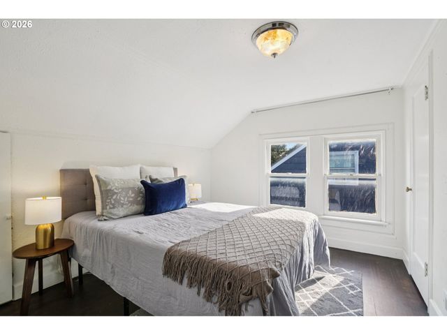 1005 Ne KILLINGSWORTH St, Portland, OR 97211