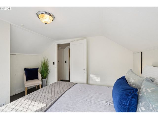 1005 Ne KILLINGSWORTH St, Portland, OR 97211