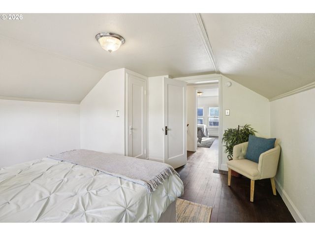 1005 Ne KILLINGSWORTH St, Portland, OR 97211