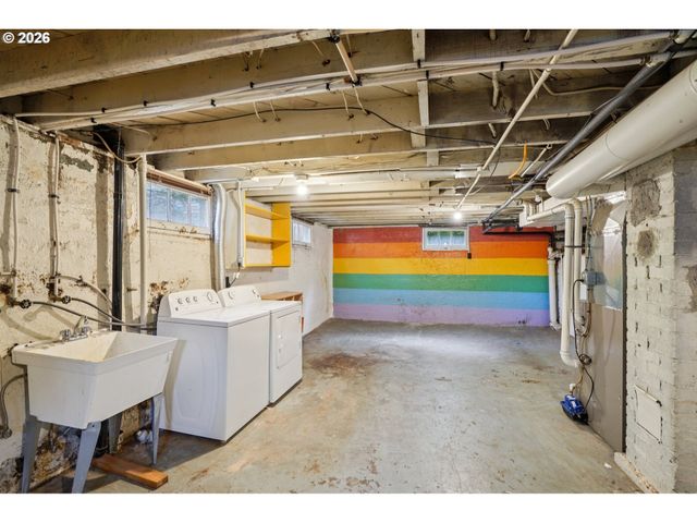 1005 Ne KILLINGSWORTH St, Portland, OR 97211