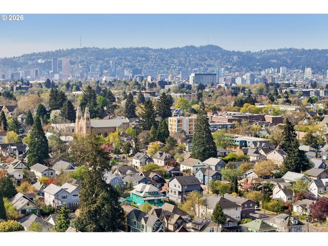 1005 Ne KILLINGSWORTH St, Portland, OR 97211