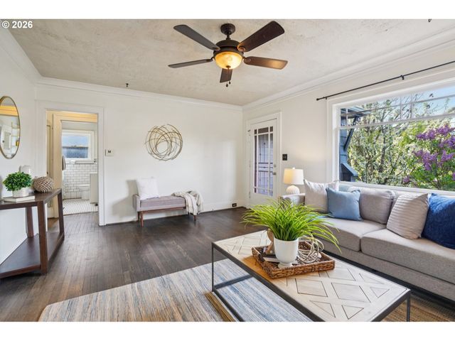 1005 Ne KILLINGSWORTH St, Portland, OR 97211