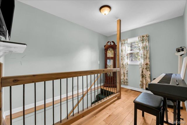 5610 Croswell Road, Waterford Charter Township, MI 48327