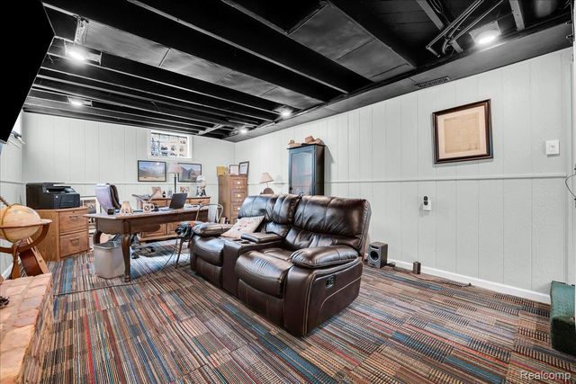 5610 Croswell Road, Waterford Charter Township, MI 48327
