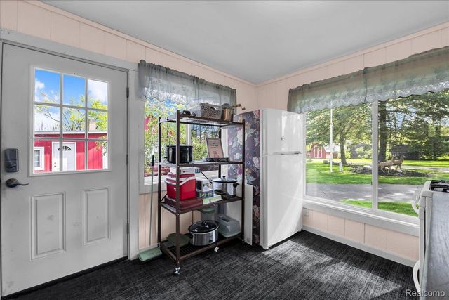 5610 Croswell Road, Waterford Charter Township, MI 48327