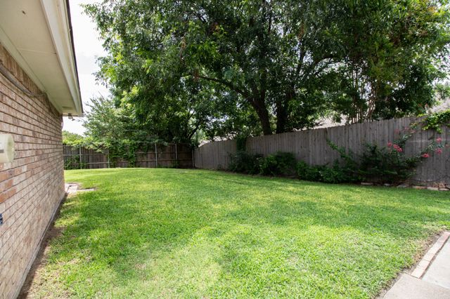 10141 Wandering Way Street, Benbrook, TX 76126