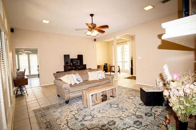 10141 Wandering Way Street, Benbrook, TX 76126