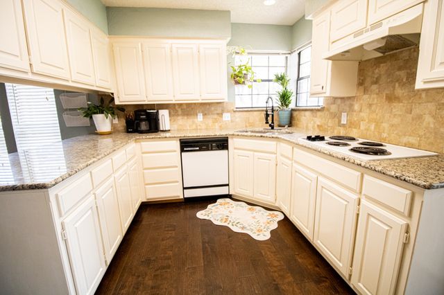 10141 Wandering Way Street, Benbrook, TX 76126