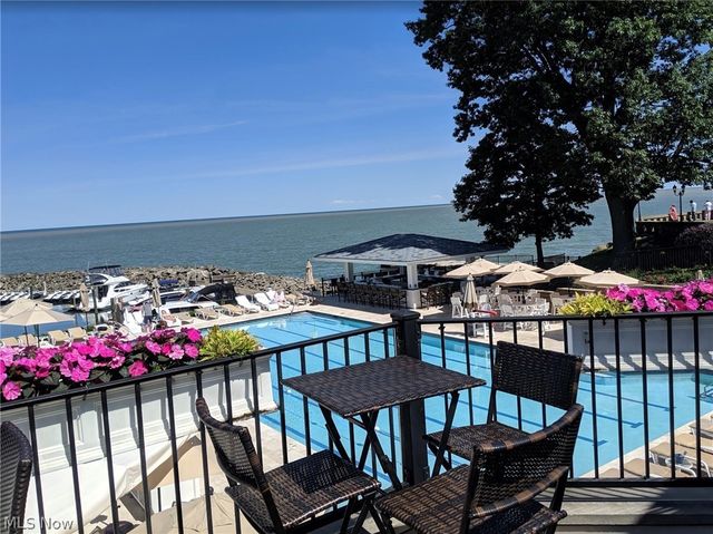 71 Haskell Drive, Bratenahl, OH 44108